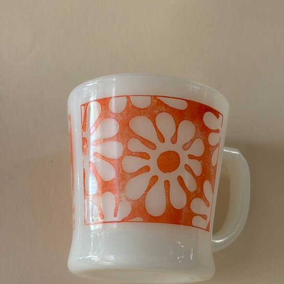 Vintage Anchor Hocking Fire King Milk Glass Mug - Picture 3 of 8
